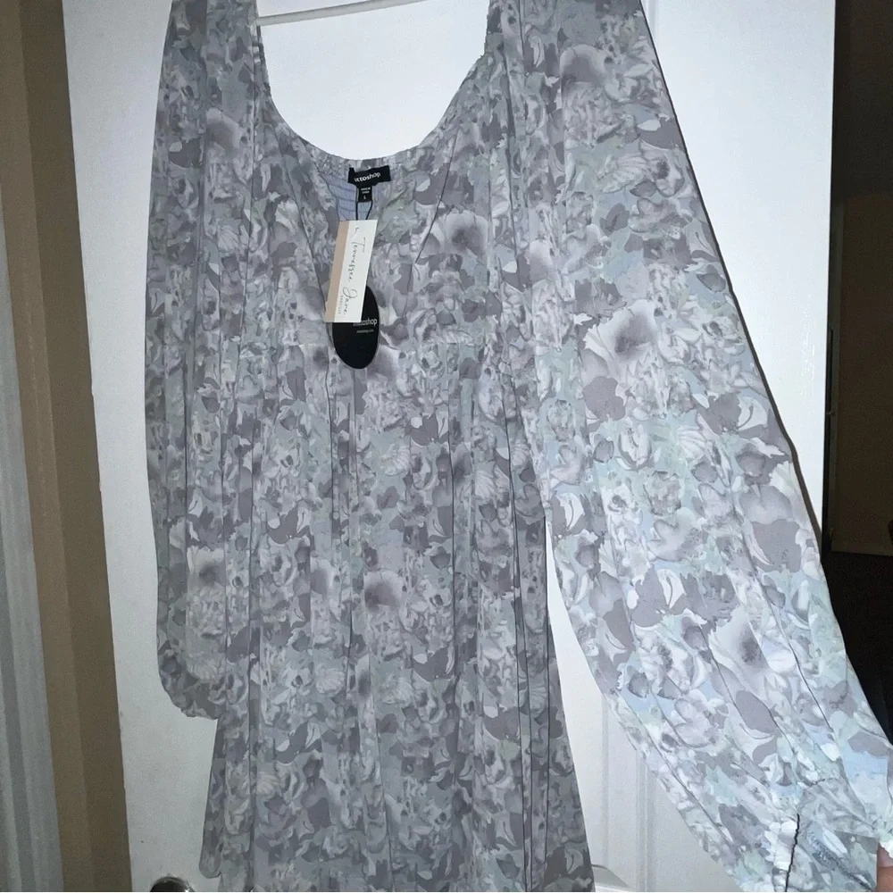 Mittoshop Dress Long Sleeve Light Blue Mini Florals Large Peasant Sleeves NWT - Picture 2 of 4